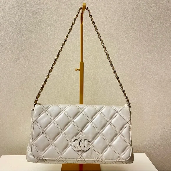 Vintage Chanel Quilted Leather Flap Bag - Light Grey - Picture 2 of 13